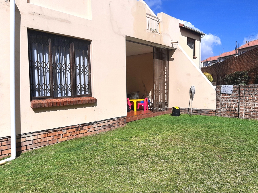 3 Bedroom Property for Sale in Mondeor Gauteng