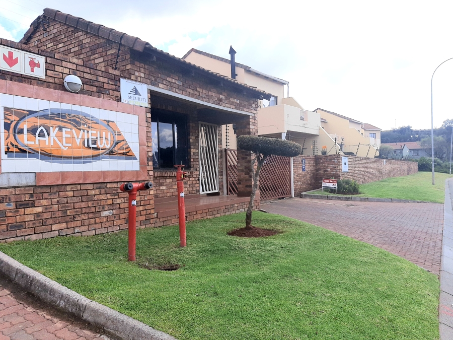 3 Bedroom Property for Sale in Mondeor Gauteng