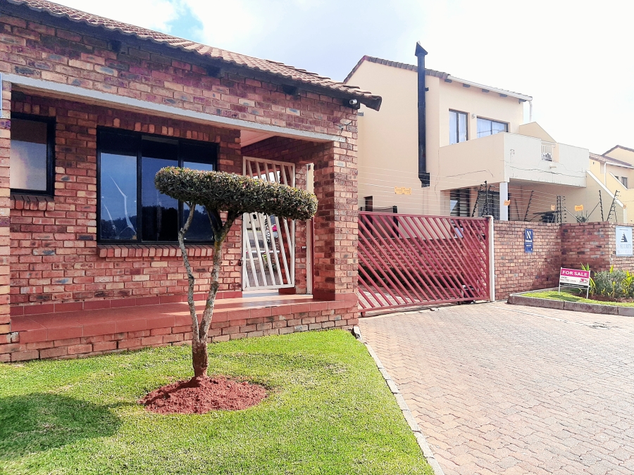 3 Bedroom Property for Sale in Mondeor Gauteng