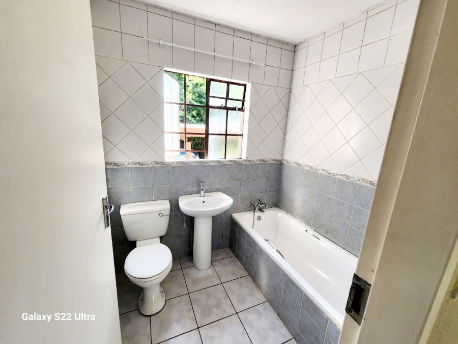 To Let 2 Bedroom Property for Rent in Roodepoort West Gauteng