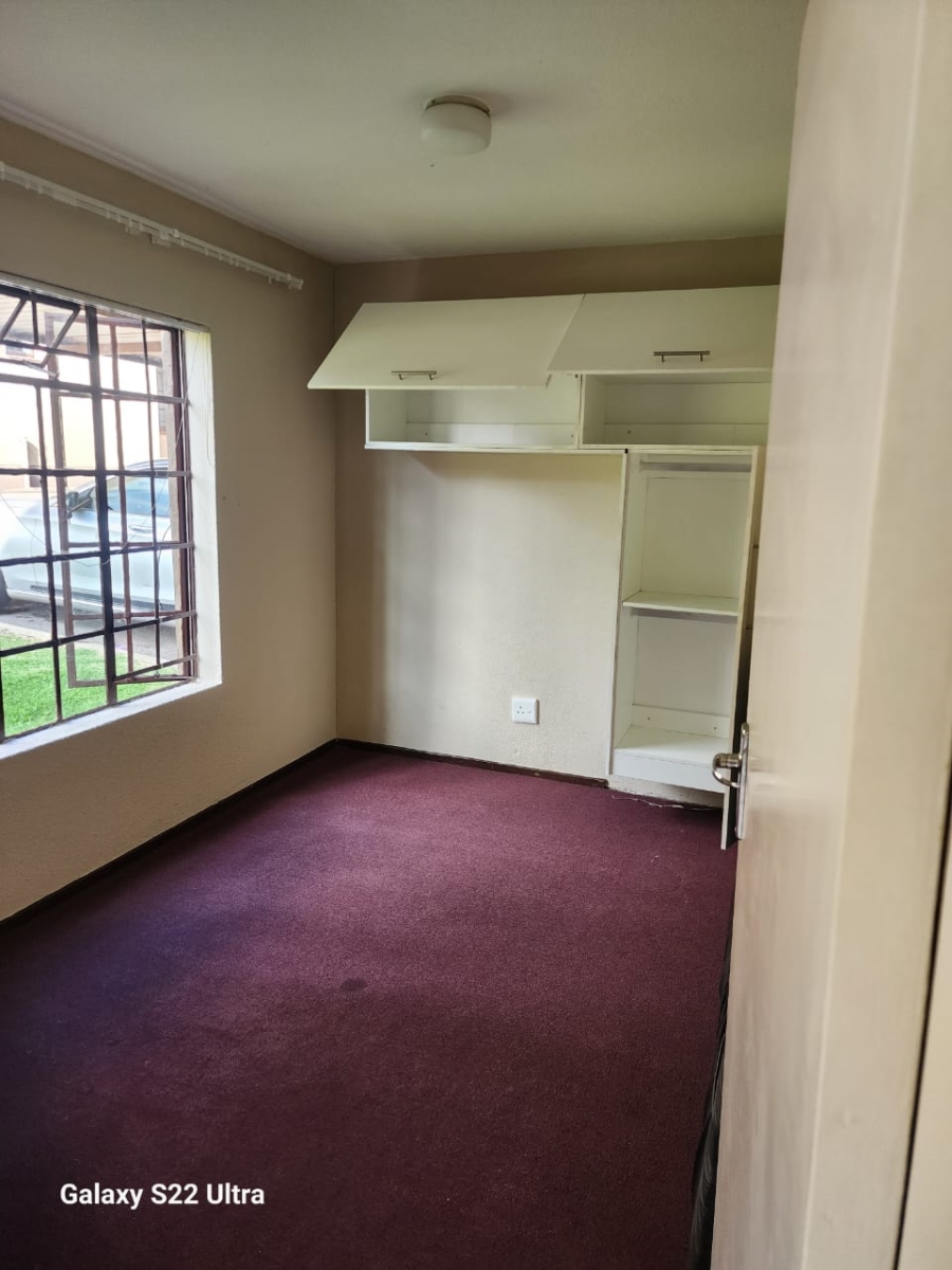 To Let 2 Bedroom Property for Rent in Roodepoort West Gauteng