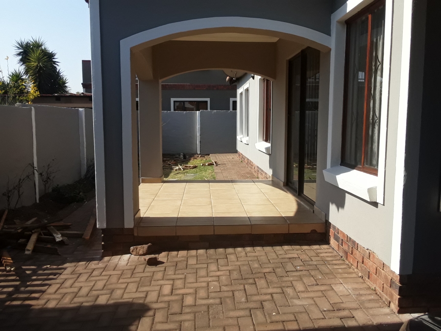 To Let 3 Bedroom Property for Rent in Albertsdal Gauteng