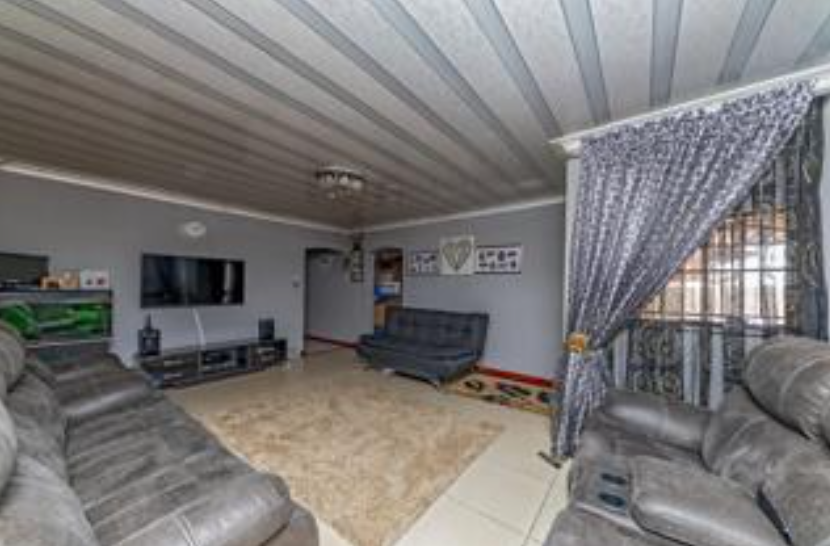 3 Bedroom Property for Sale in Lenasia South Gauteng