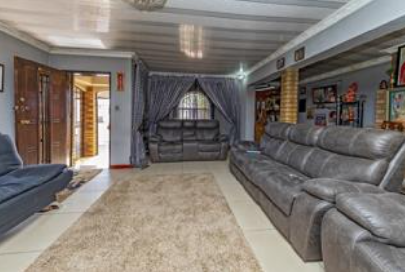 3 Bedroom Property for Sale in Lenasia South Gauteng