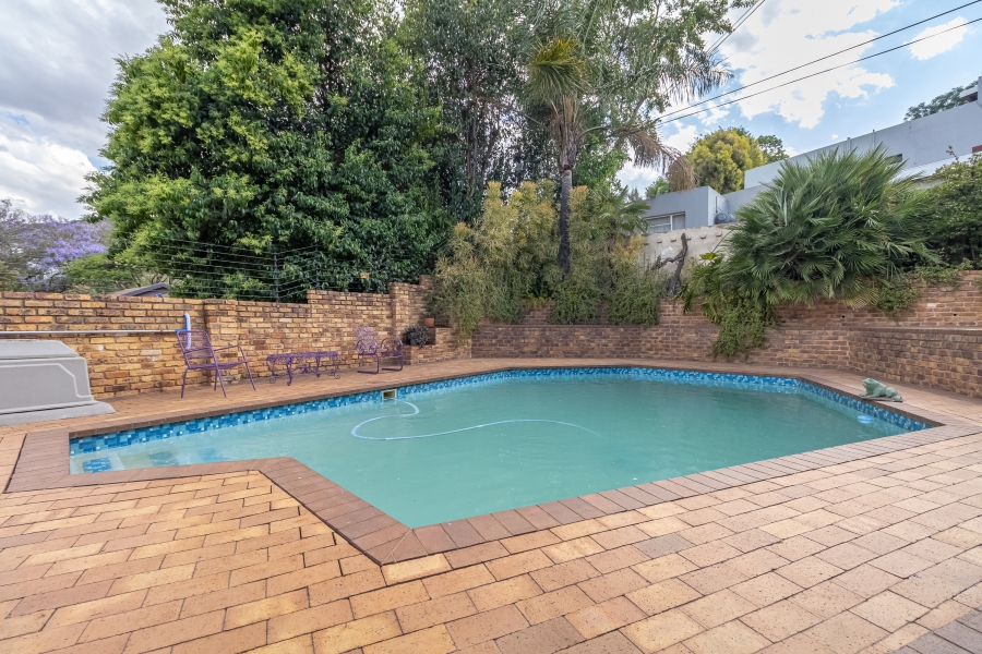 4 Bedroom Property for Sale in Strubensvallei Gauteng