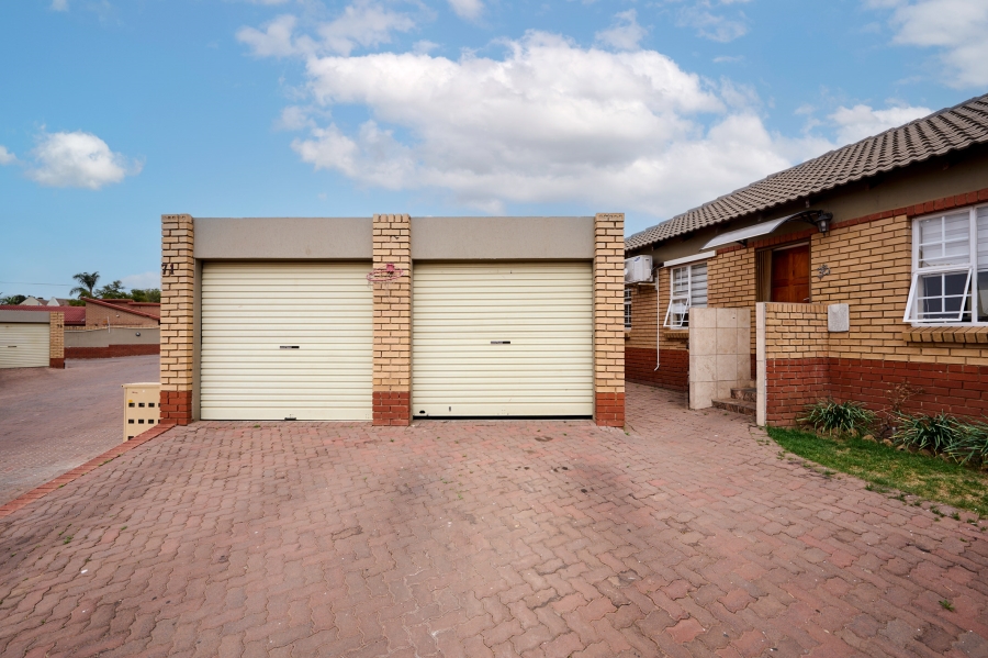 3 Bedroom Property for Sale in Halfway Gardens Gauteng