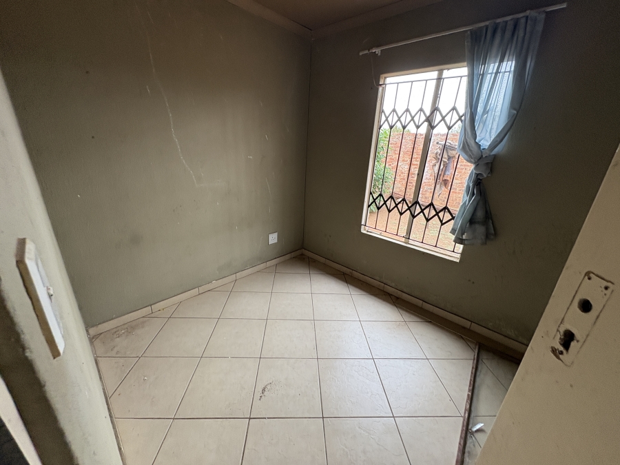 3 Bedroom Property for Sale in Rosslyn Gauteng