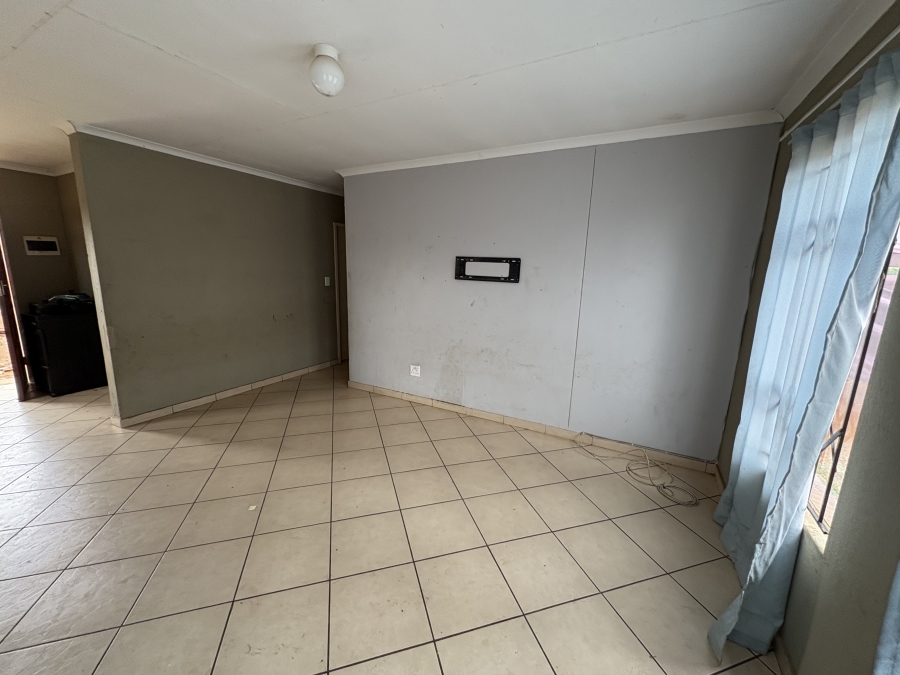 3 Bedroom Property for Sale in Rosslyn Gauteng