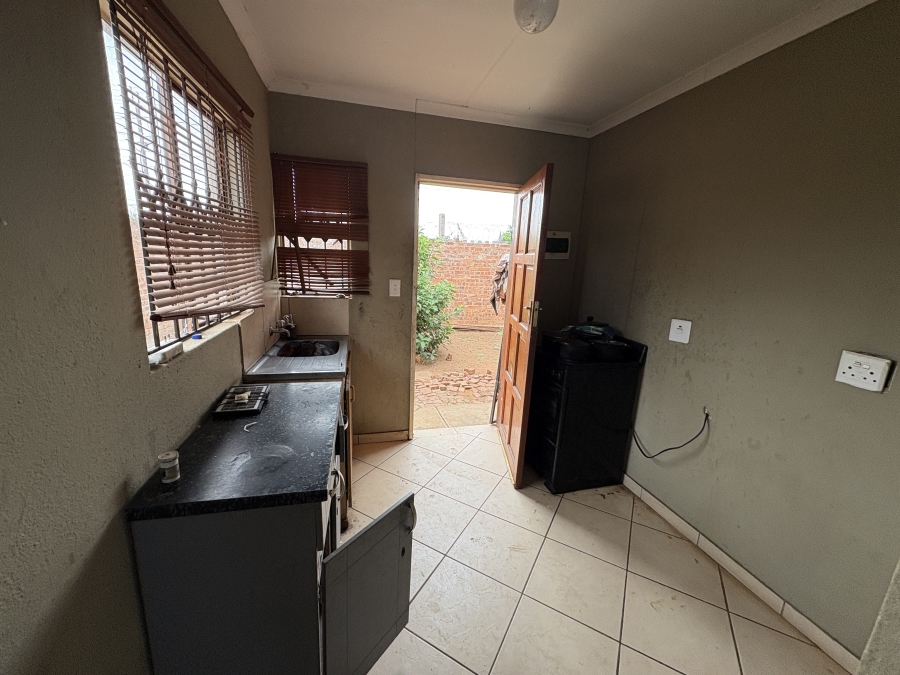 3 Bedroom Property for Sale in Rosslyn Gauteng