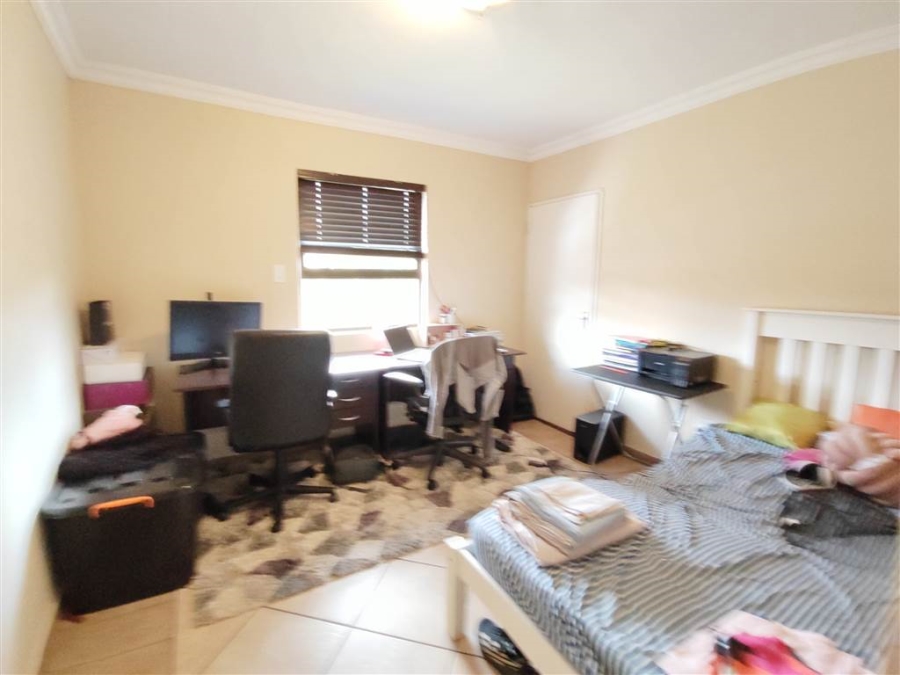 To Let 6 Bedroom Property for Rent in Montana Park Gauteng