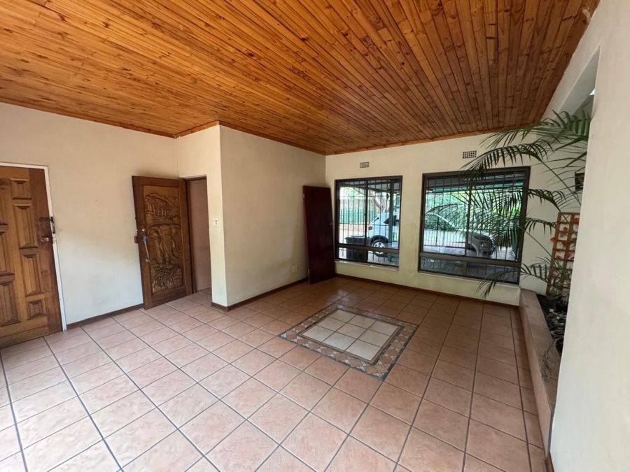 5 Bedroom Property for Sale in Freeway Park Gauteng