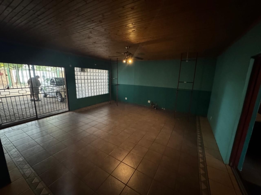 5 Bedroom Property for Sale in Freeway Park Gauteng