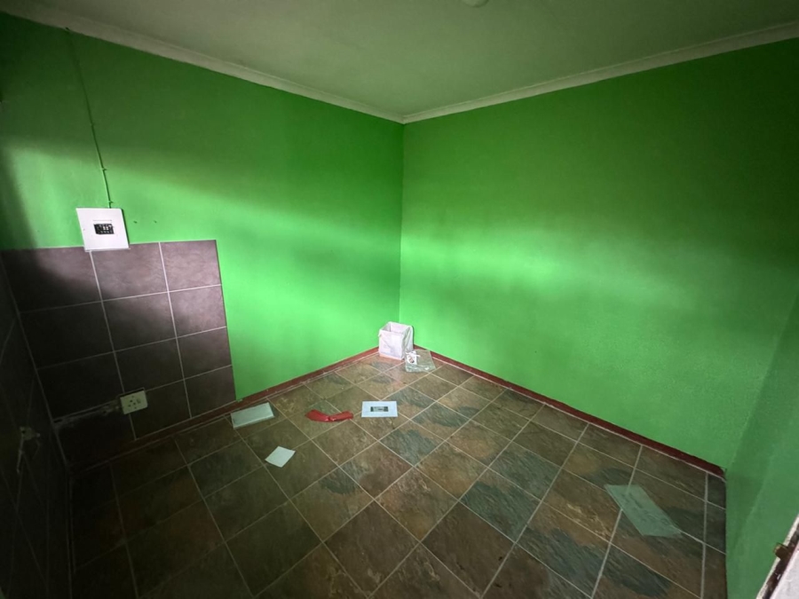 5 Bedroom Property for Sale in Freeway Park Gauteng