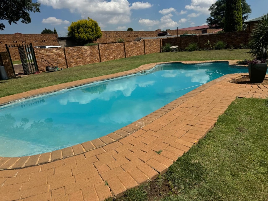 1 Bedroom Property for Sale in Sunair Park Gauteng