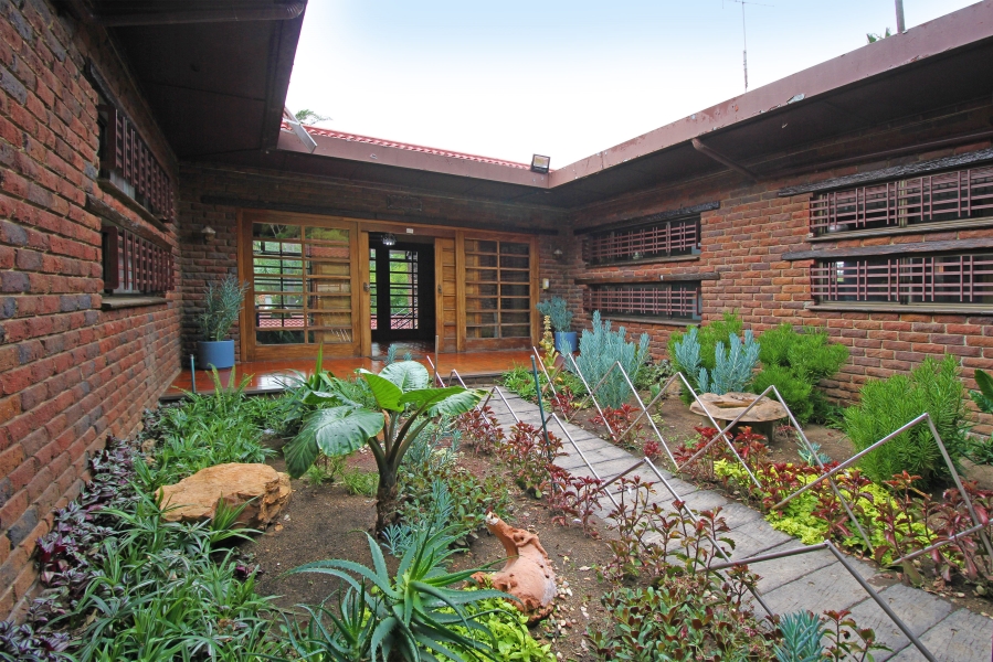 5 Bedroom Property for Sale in Atholl Gauteng