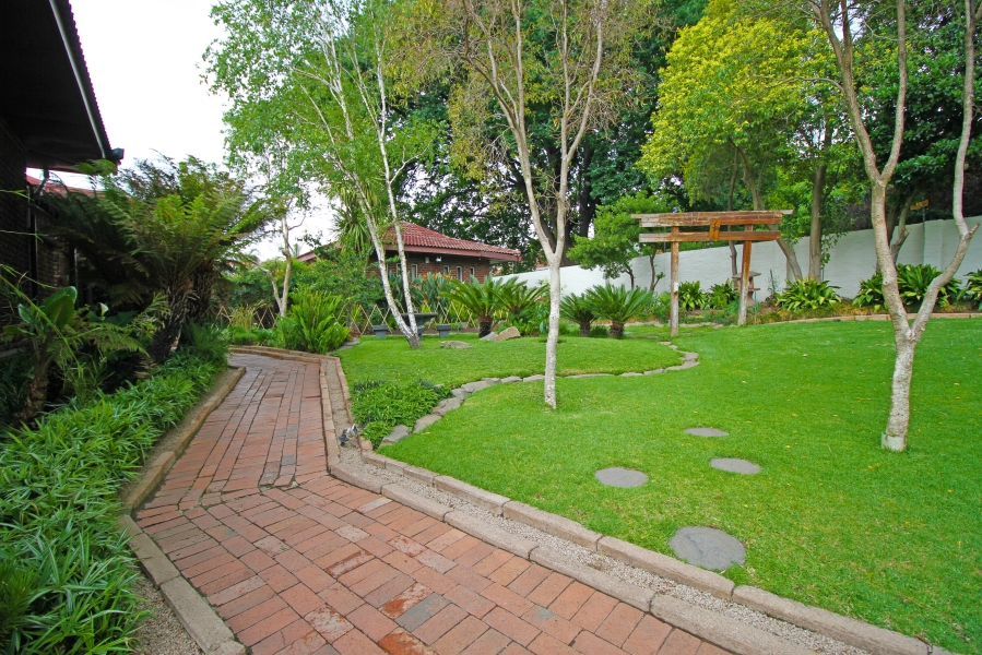 5 Bedroom Property for Sale in Atholl Gauteng