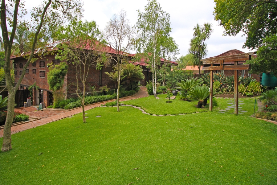 5 Bedroom Property for Sale in Atholl Gauteng