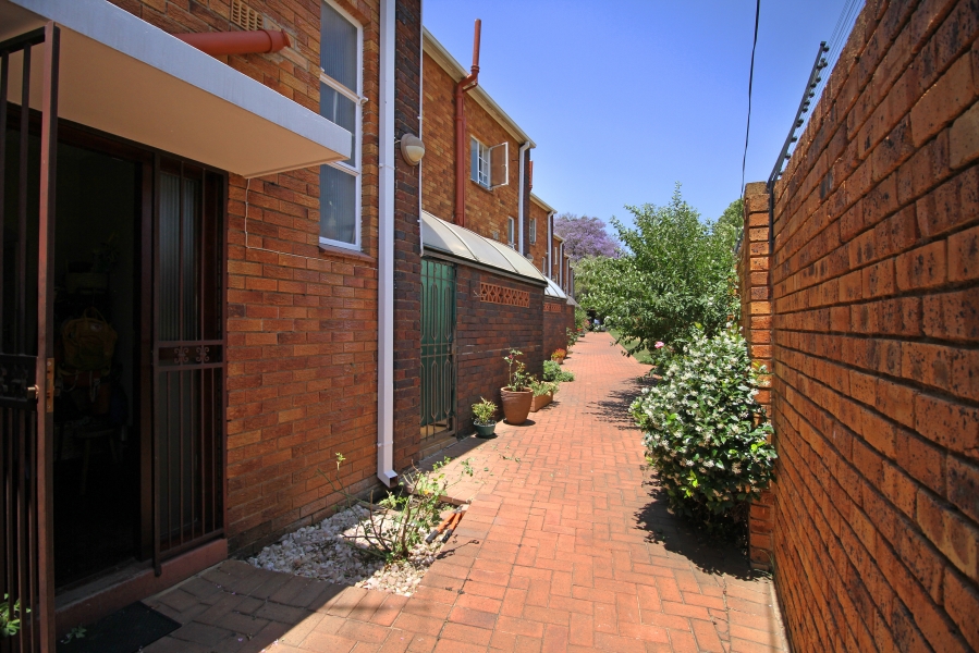 3 Bedroom Property for Sale in Waverley Gauteng