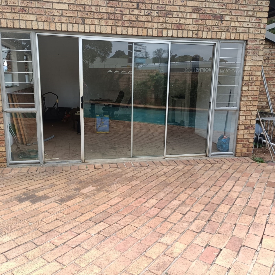 To Let 3 Bedroom Property for Rent in Victory Park Gauteng