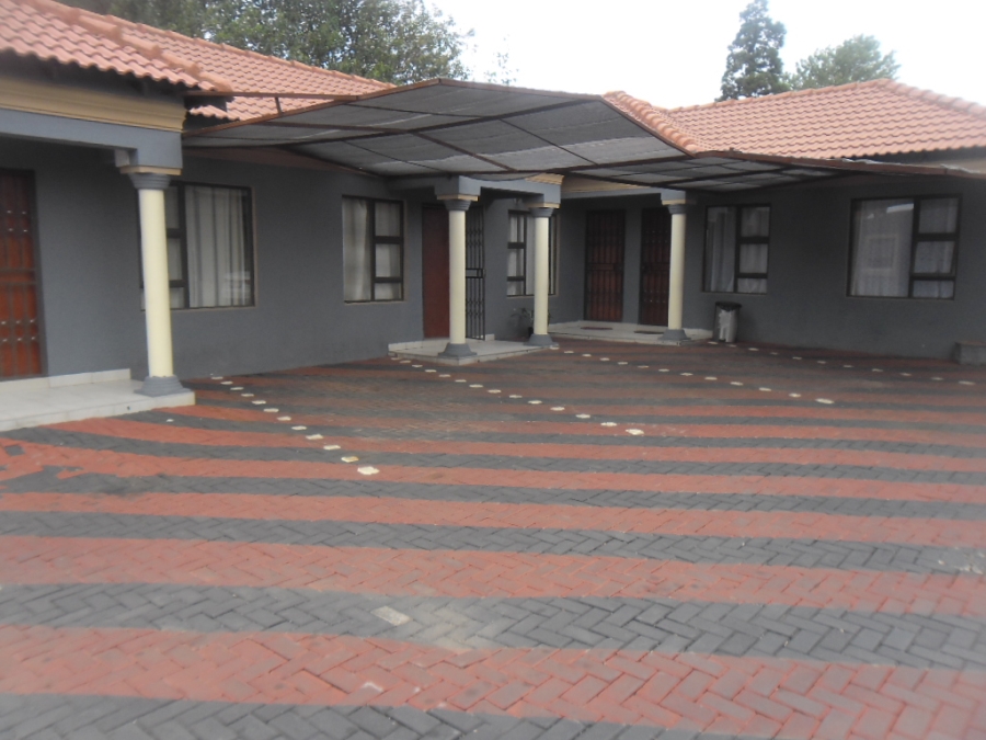 4 Bedroom Property for Sale in Witpoortjie Gauteng