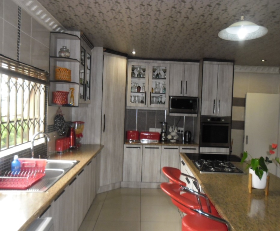 4 Bedroom Property for Sale in Witpoortjie Gauteng