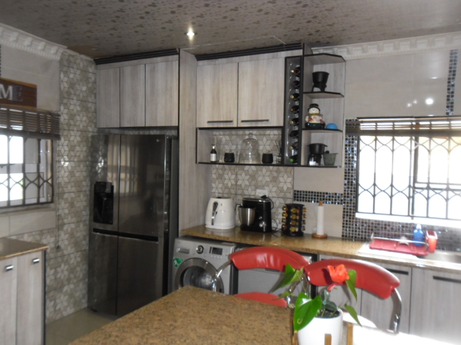 4 Bedroom Property for Sale in Witpoortjie Gauteng