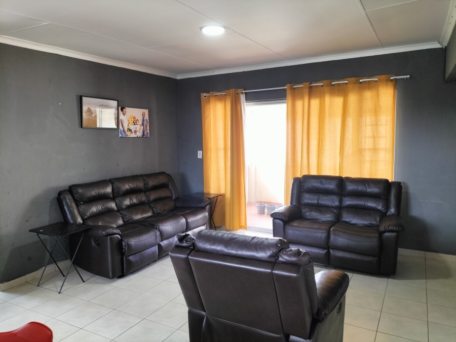 2 Bedroom Property for Sale in Discovery Gauteng