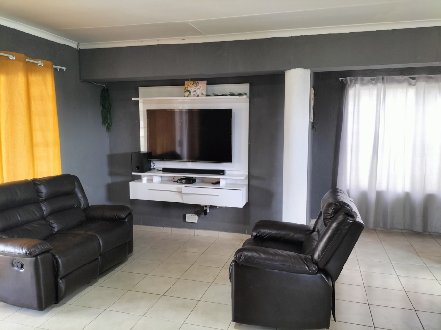 2 Bedroom Property for Sale in Discovery Gauteng