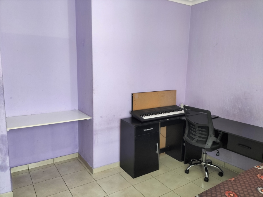 2 Bedroom Property for Sale in Discovery Gauteng