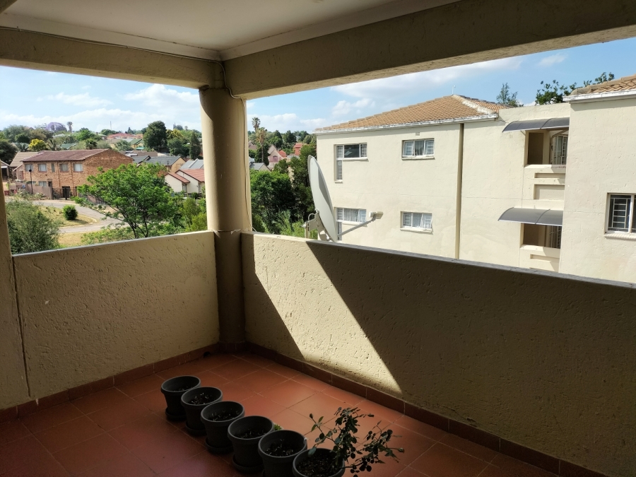 2 Bedroom Property for Sale in Discovery Gauteng