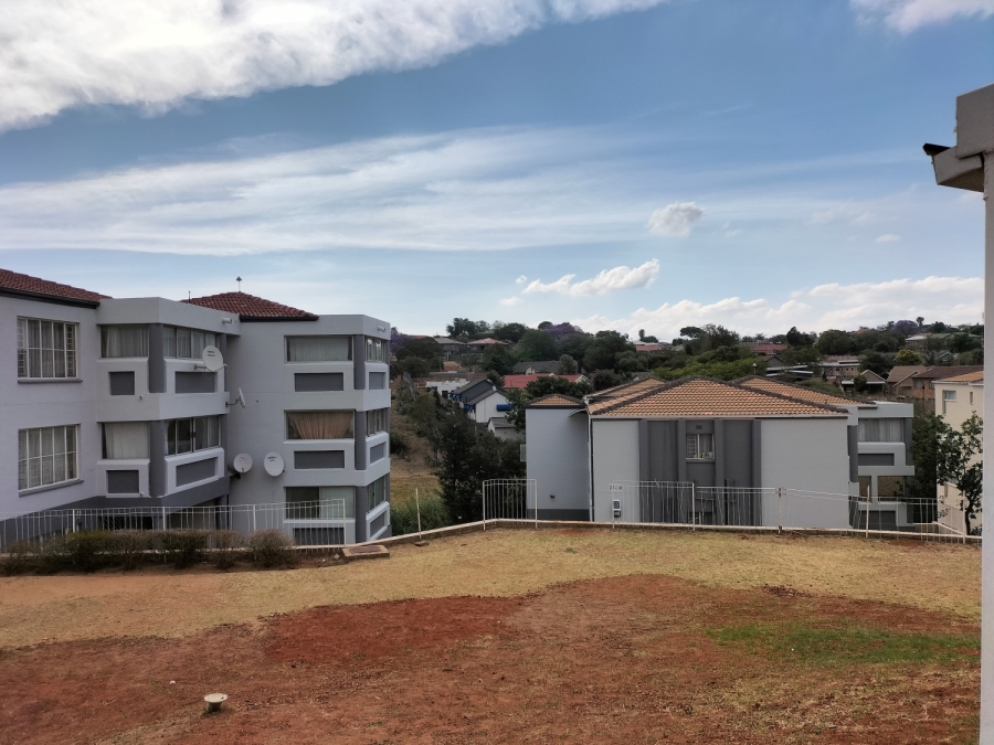 2 Bedroom Property for Sale in Discovery Gauteng