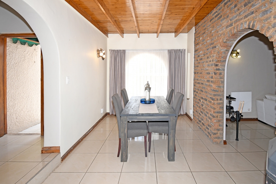 4 Bedroom Property for Sale in Helderkruin Gauteng