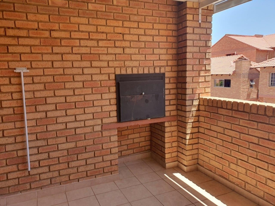 To Let 3 Bedroom Property for Rent in Olympus AH Gauteng