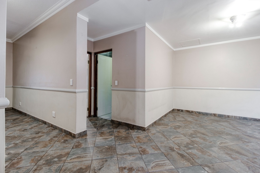 2 Bedroom Property for Sale in Lonehill Gauteng