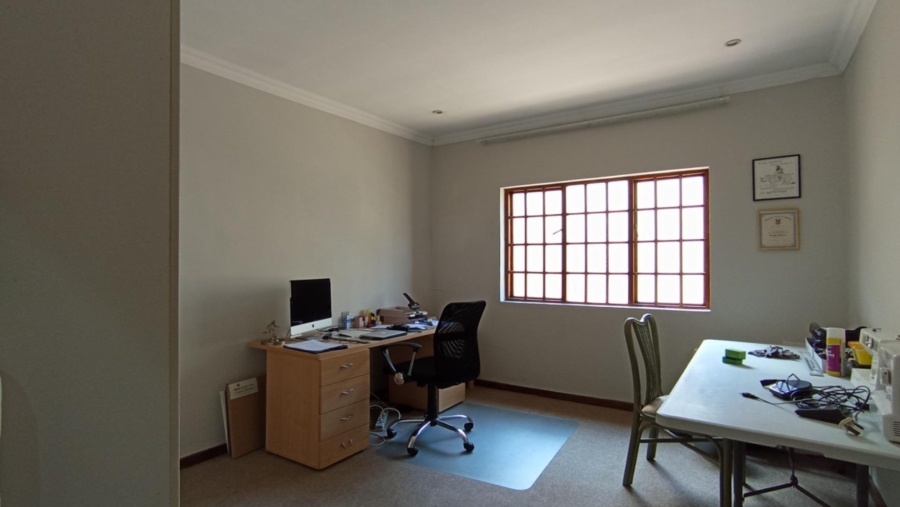 3 Bedroom Property for Sale in Fairland Gauteng