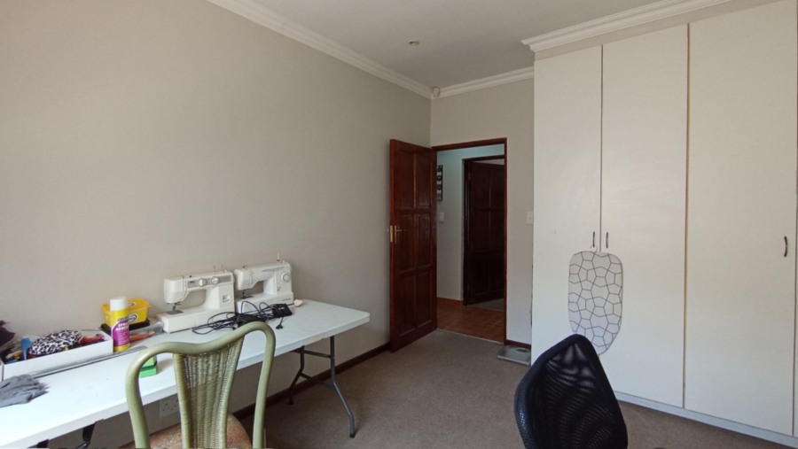 3 Bedroom Property for Sale in Fairland Gauteng