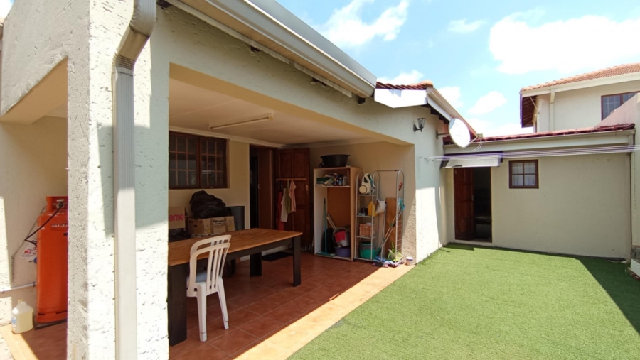 3 Bedroom Property for Sale in Fairland Gauteng