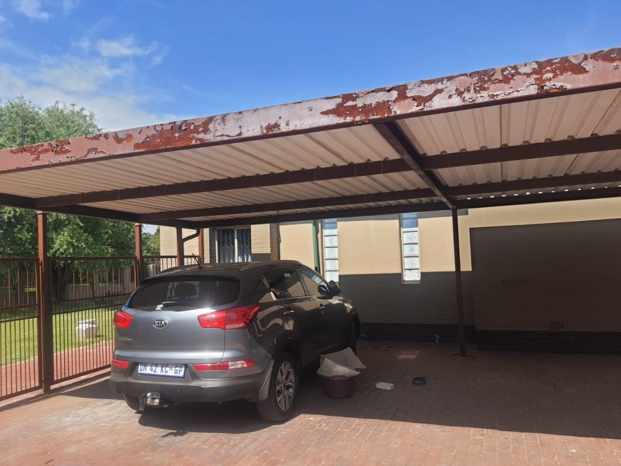 3 Bedroom Property for Sale in Selcourt Gauteng