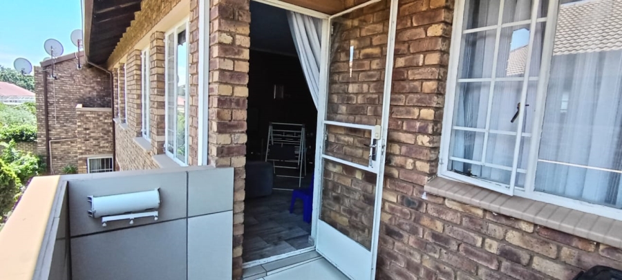 2 Bedroom Property for Sale in Ravensklip Gauteng