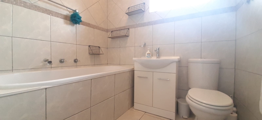 2 Bedroom Property for Sale in Dayanglen Gauteng