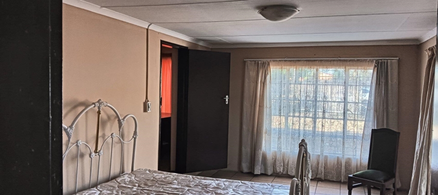 To Let 3 Bedroom Property for Rent in Unitas Park Gauteng