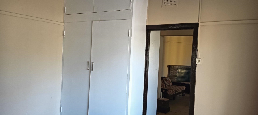 To Let 3 Bedroom Property for Rent in Unitas Park Gauteng