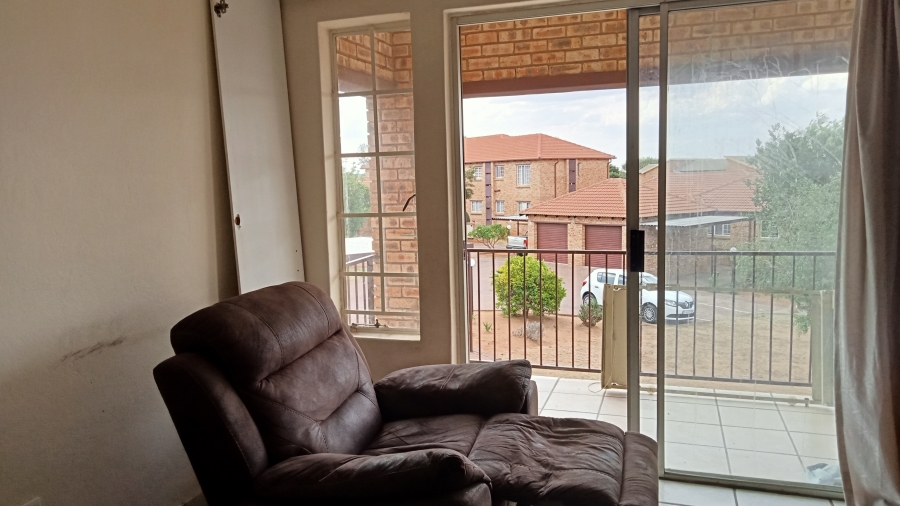 To Let 2 Bedroom Property for Rent in Vorna Valley Gauteng