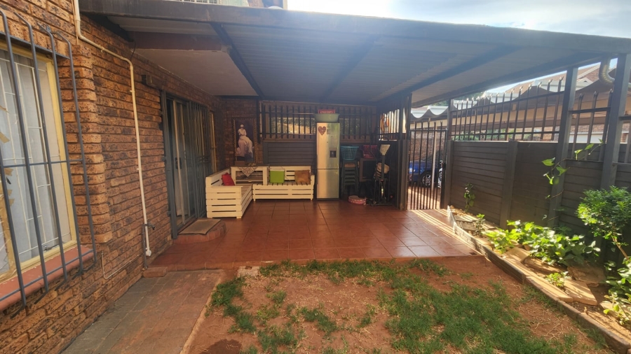 2 Bedroom Property for Sale in Doornpoort Gauteng