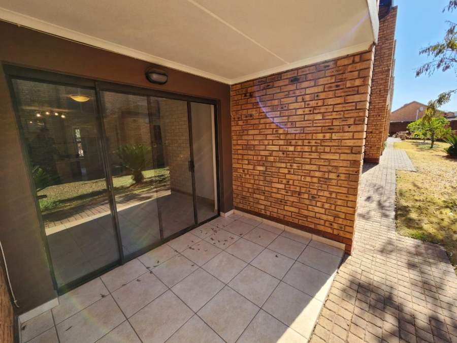 2 Bedroom Property for Sale in Willow Park Manor Gauteng