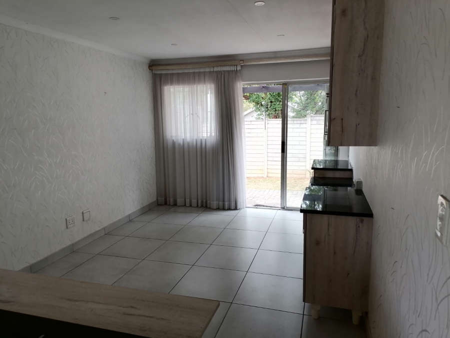 To Let 1 Bedroom Property for Rent in Greenstone Hill Gauteng