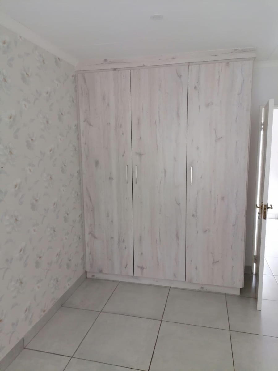 To Let 1 Bedroom Property for Rent in Greenstone Hill Gauteng