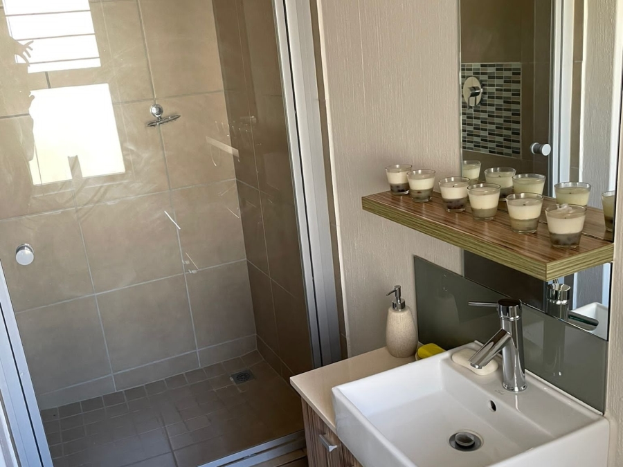 2 Bedroom Property for Sale in Beverley Gauteng