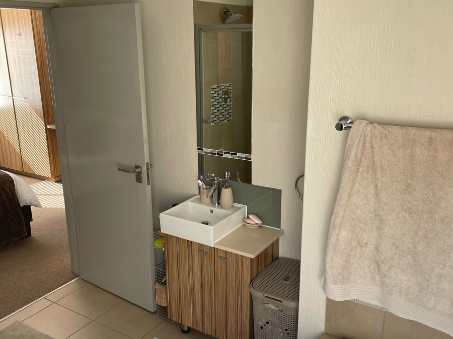 2 Bedroom Property for Sale in Beverley Gauteng