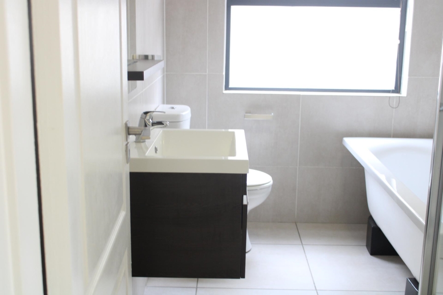 1 Bedroom Property for Sale in Fourways Gauteng